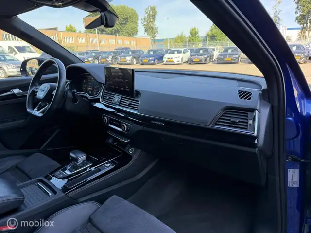 Audi Q5 view 14