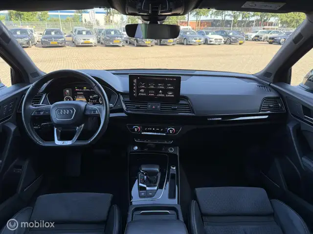 Audi Q5 view 2