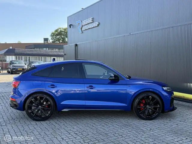 Audi Q5 view 10