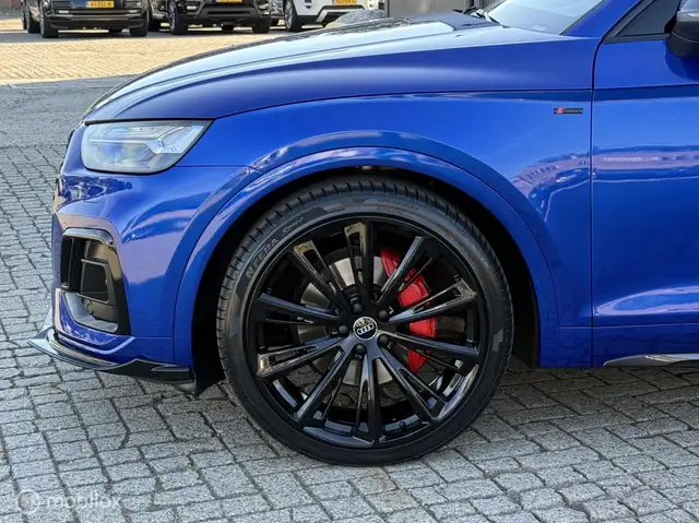 Audi Q5 view 7