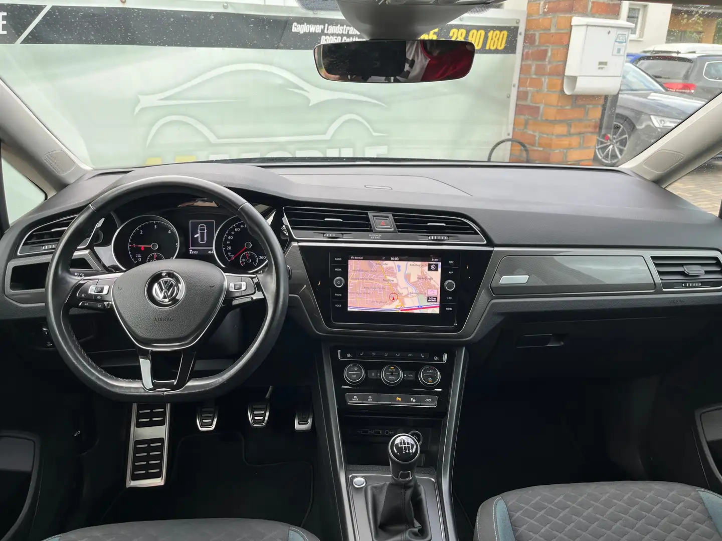 Volkswagen Touran IQ.DRIVE -7 Sitze -Sitzh.- Navi Nero - 2