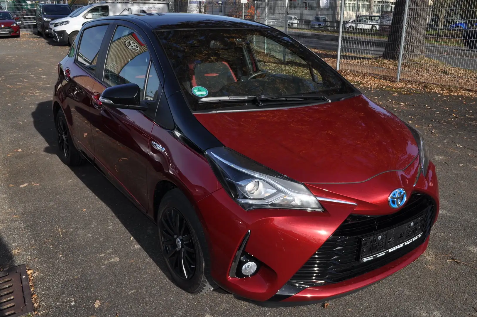 Toyota Yaris Hybrid Style Selection Red - 2