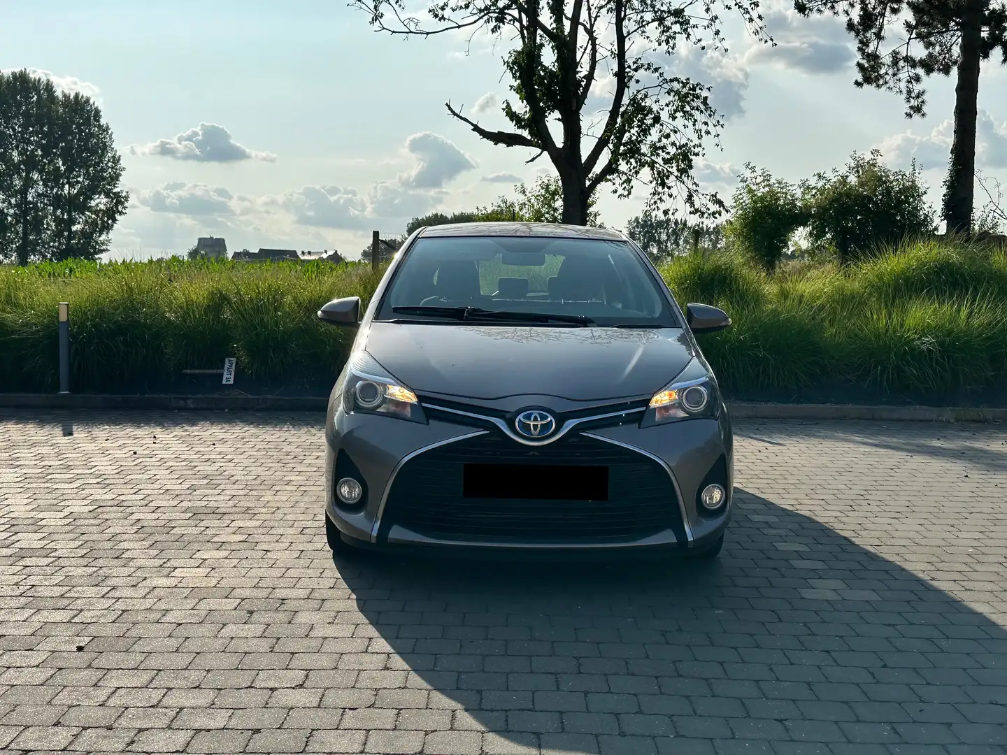 Toyota Yaris Yaris 1.5i VVT-i Hybrid Dynamic E-CVT Бронзовий - 2