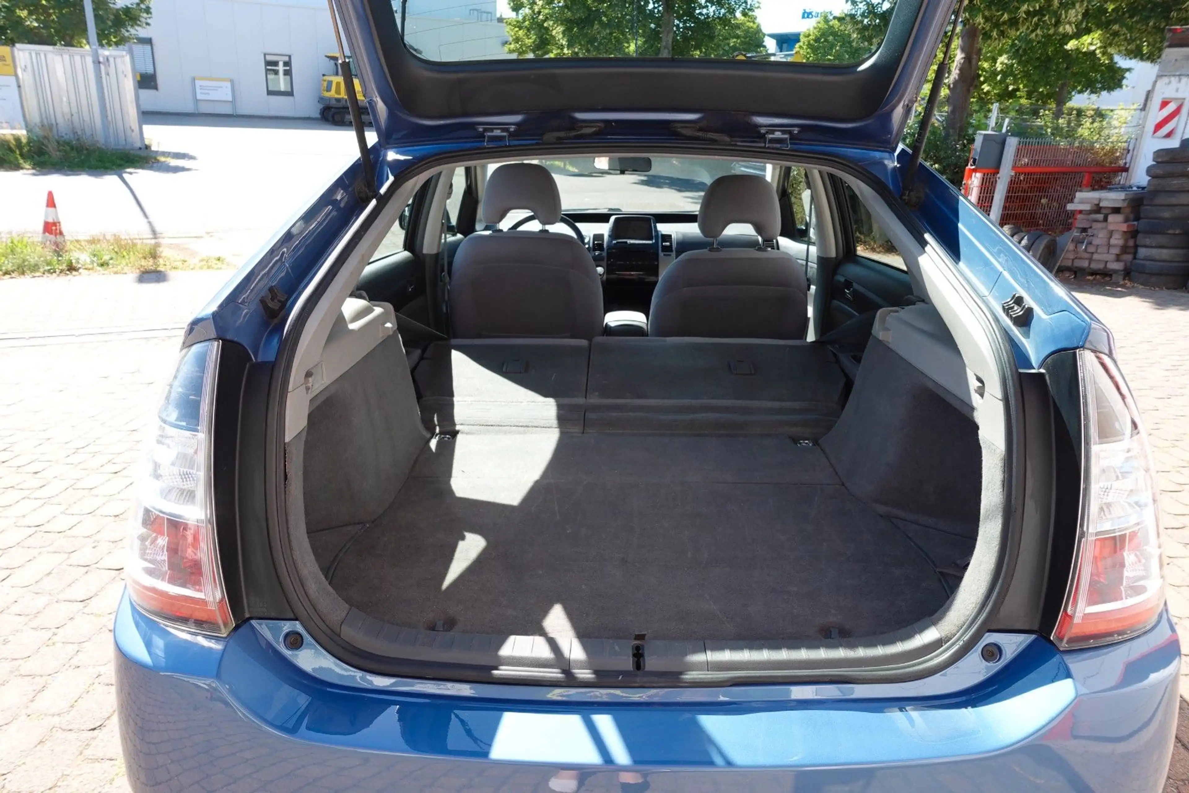 Toyota Prius 1.5l Sol — photo 13