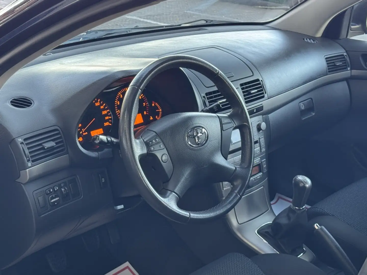 Toyota Avensis 1.8 Sol Bleu - 2