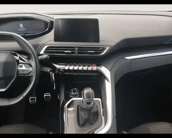 Peugeot 3008 view 11