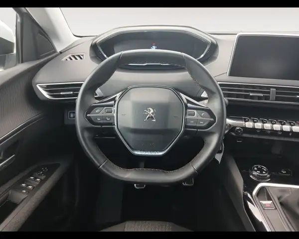 Peugeot 3008 view 12