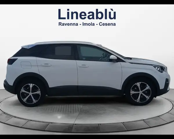 Peugeot 3008 view 6