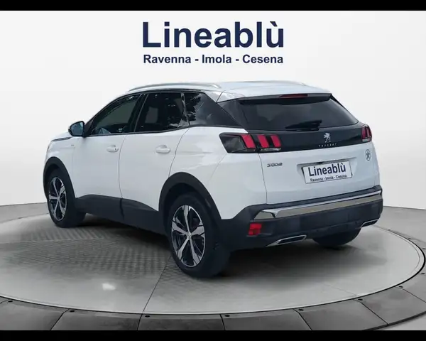 Peugeot 3008 view 3