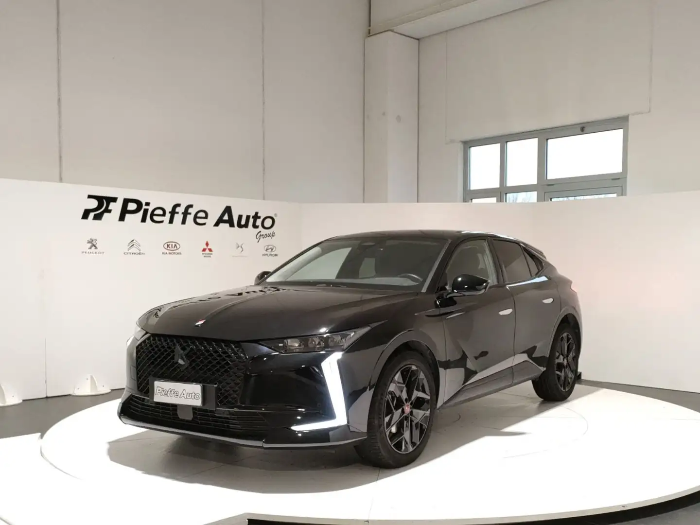 DS Automobiles DS 4 Crossback 4 2ª serie - DS 4 BlueHDi 130 aut. Performance Lin Negru - 1