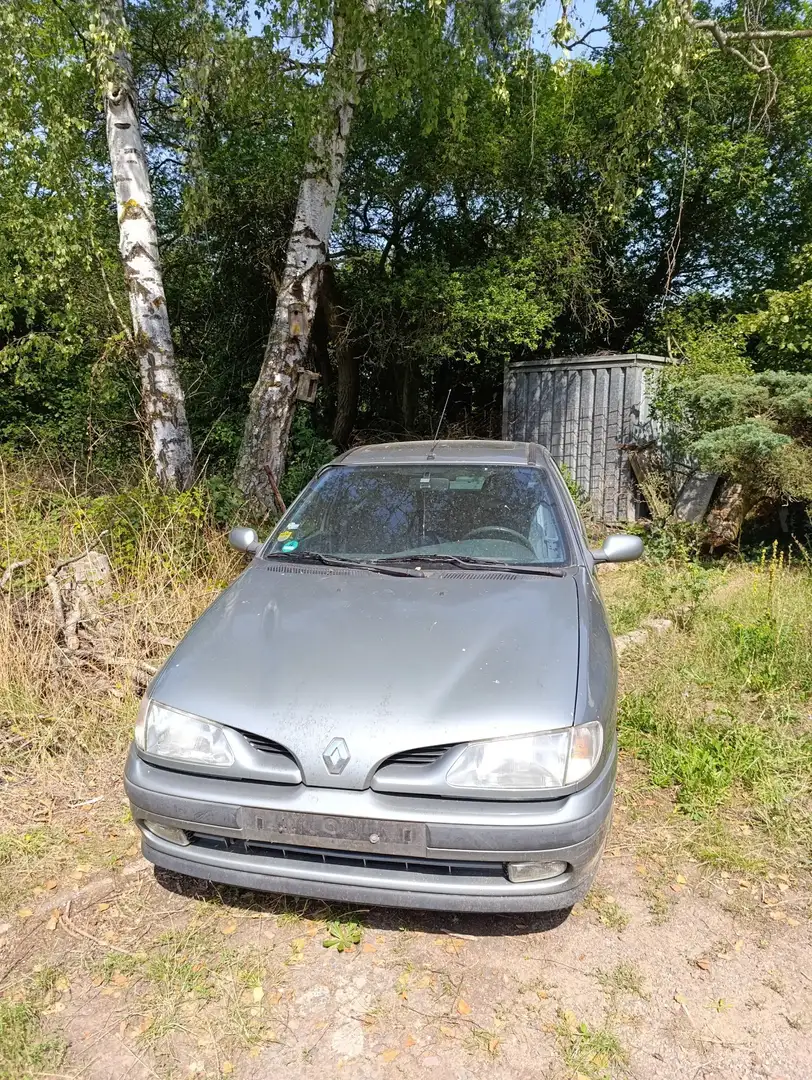 Renault Megane Classic 1.6 RT - 1