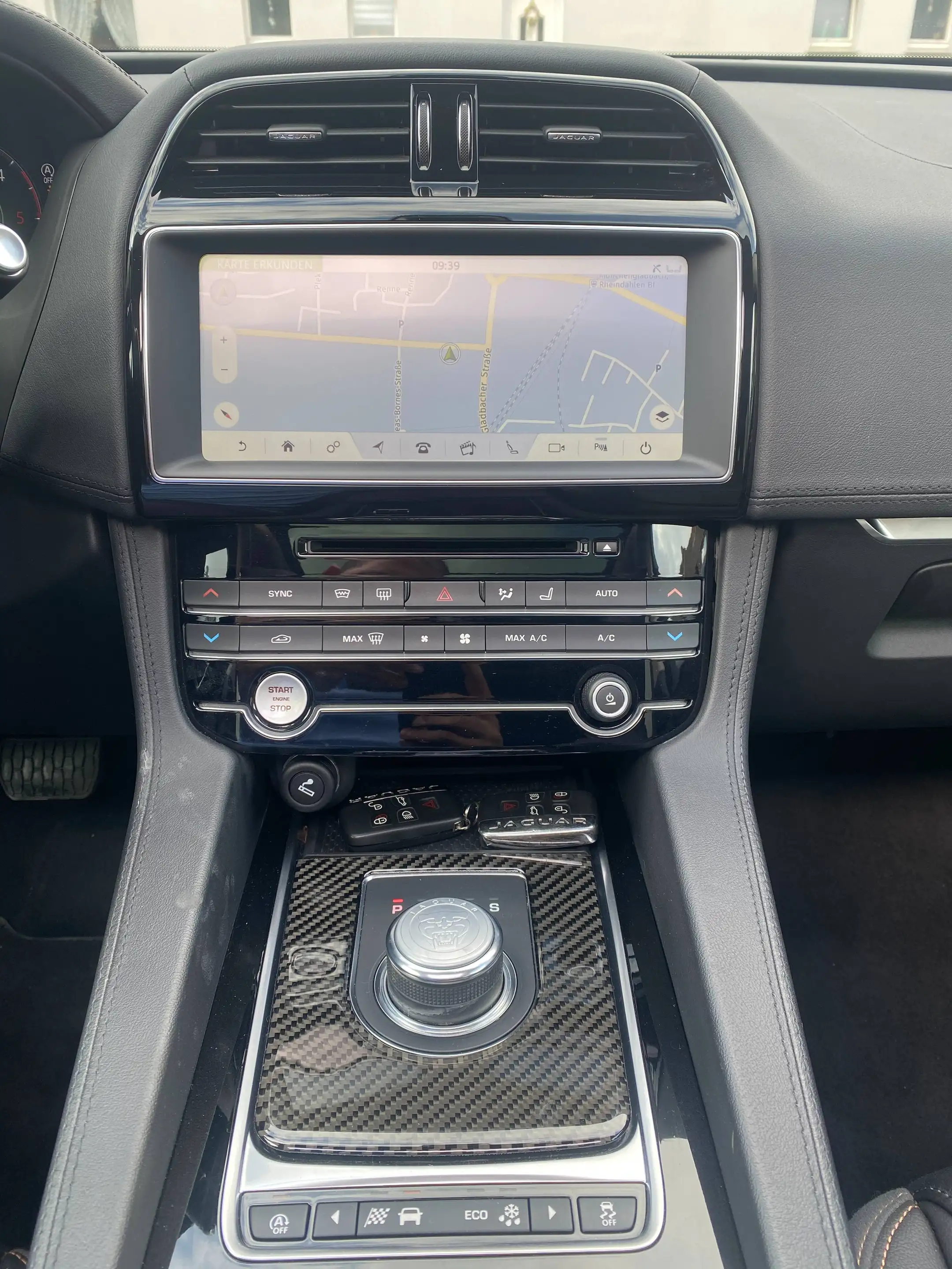 Jaguar F-Pace Prestige AWD | ab 4,99% | Garantie | Pano | — photo 15