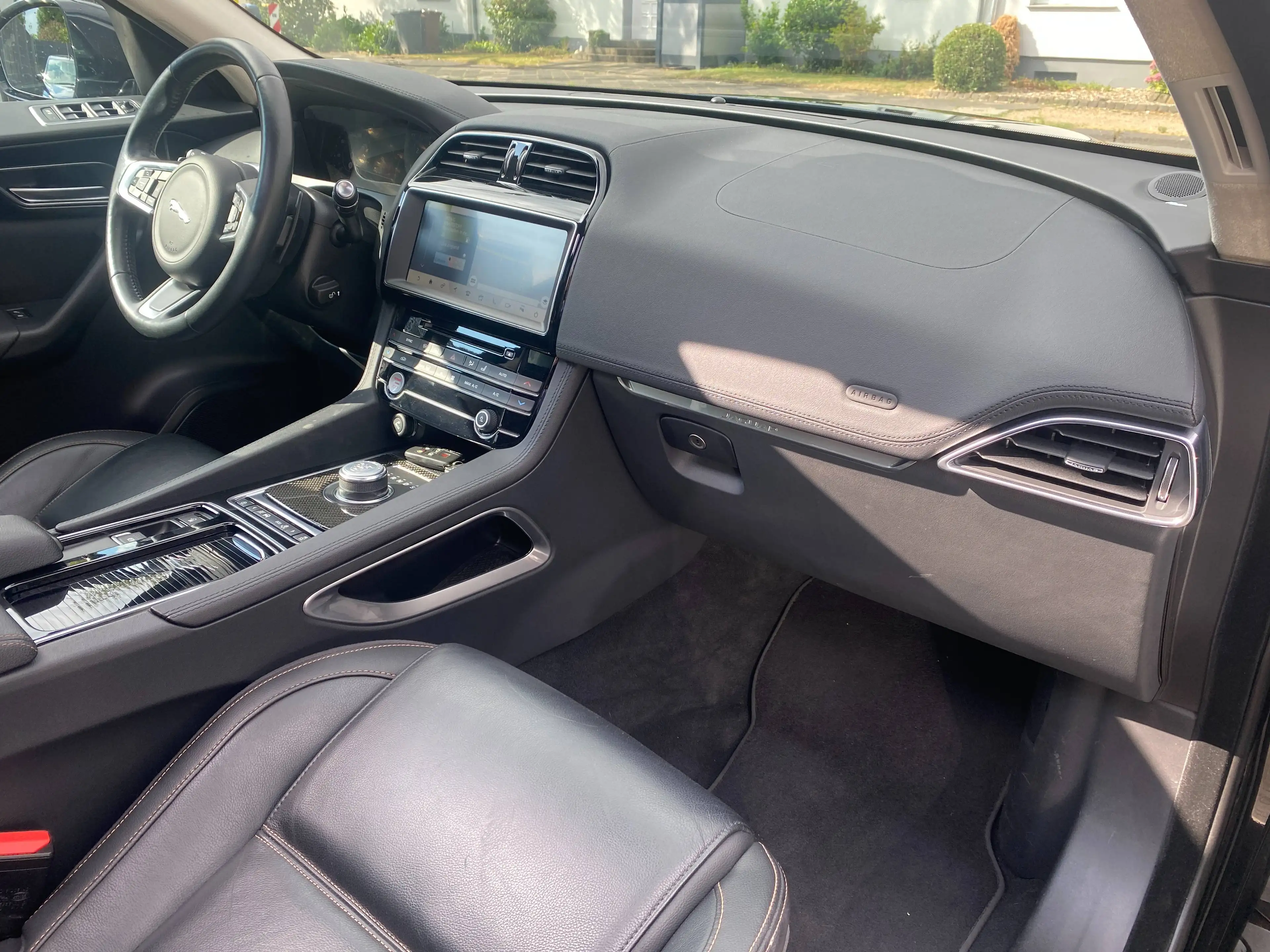 Jaguar F-Pace Prestige AWD | ab 4,99% | Garantie | Pano | — photo 12