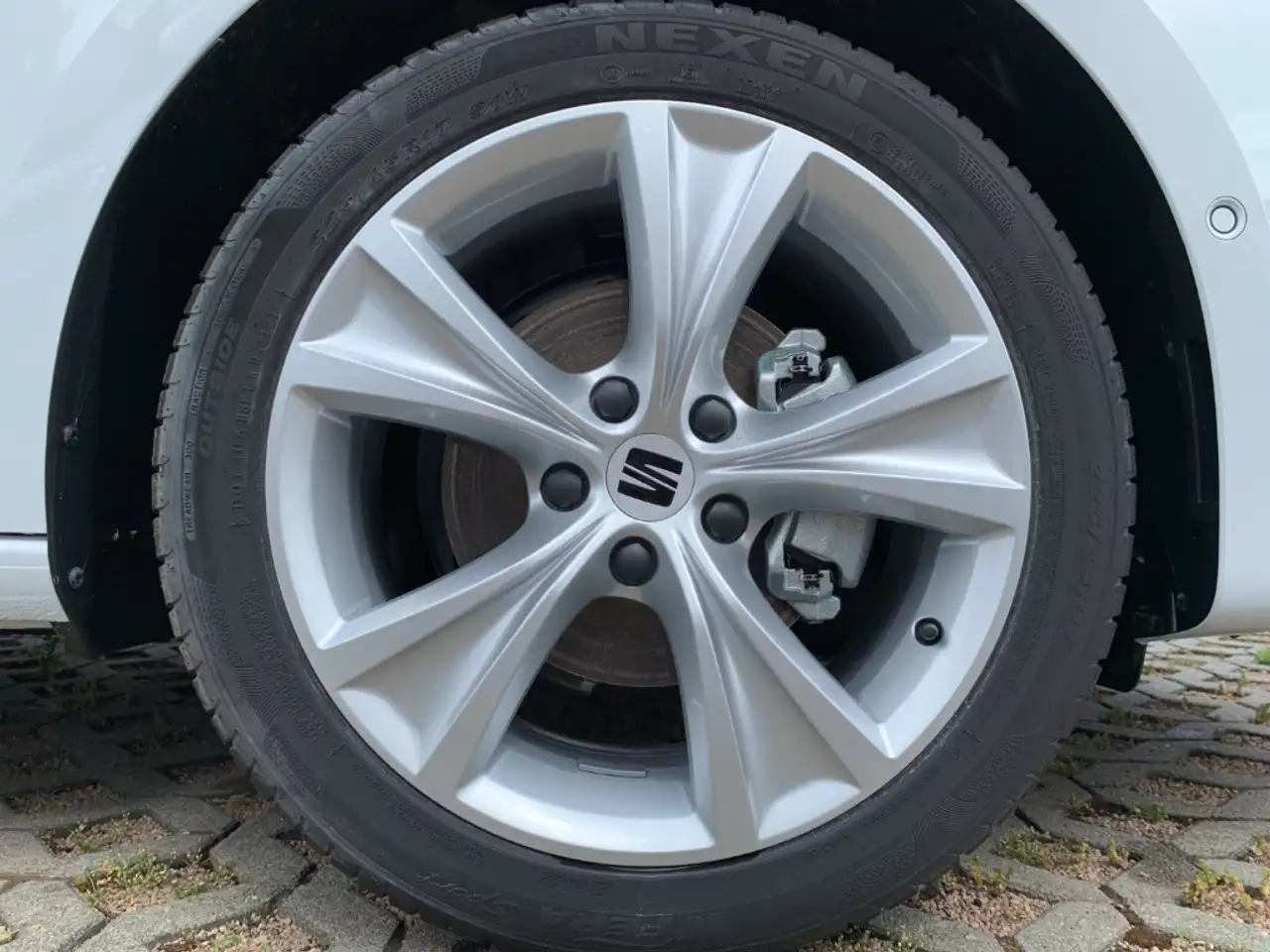 SEAT Leon SPORTSTOURER 1.5 eTSI DSG FR AHK+ACC+KAMERA, миниатюра 7