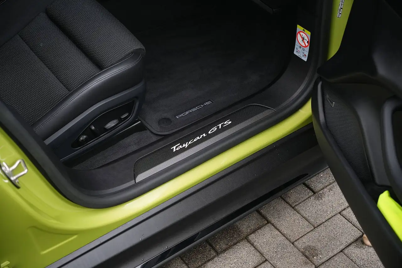 Porsche Taycan GTS PTS-ACC-PANO-MASSSAGE-CARBON-BOSE-RS, миниатюра 5