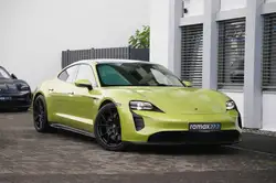 Porsche Taycan GTS PTS PERIDOT ACC PANO MASSSAGE CARBON