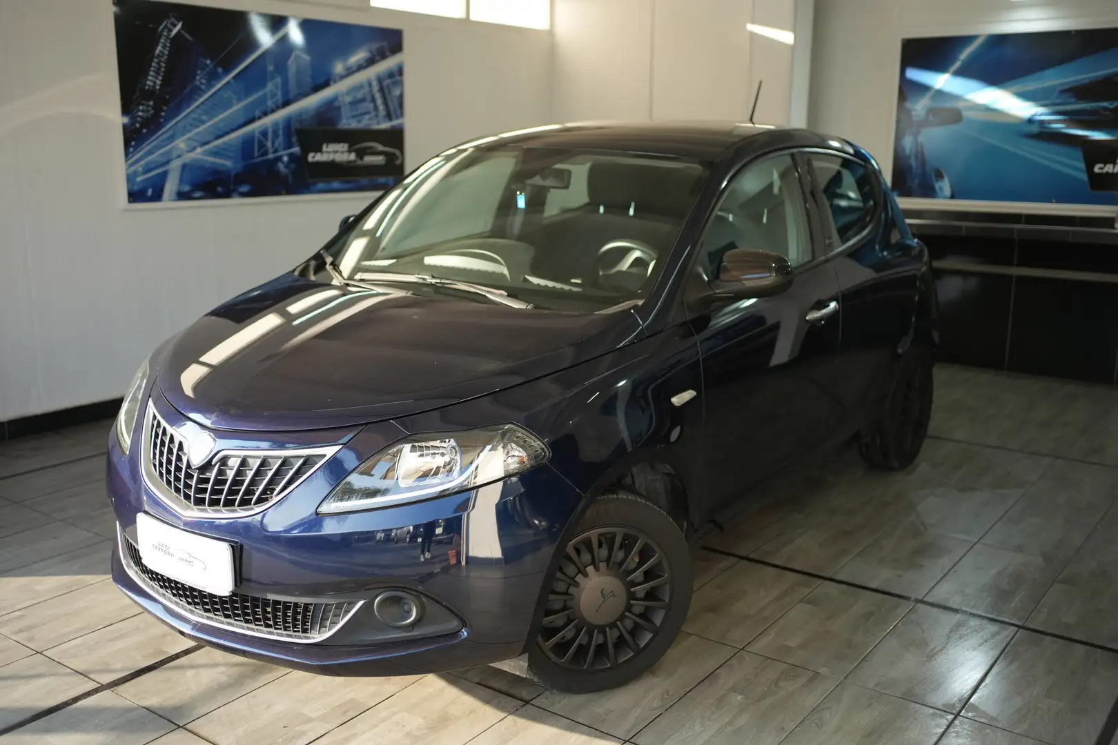 Lancia Ypsilon 1.2 69 CV 5 porte GPL Ecochic Silver Verde - 1