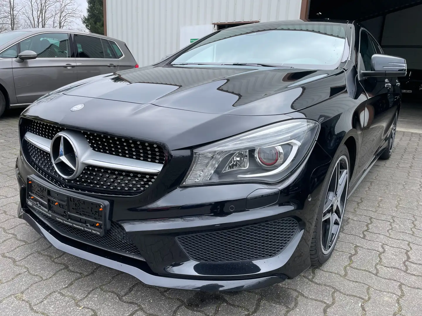 Mercedes-Benz CLA 200 CLA 200 Shooting Brake Aut. AMG Sport LED TWA Navi Zwart - 1