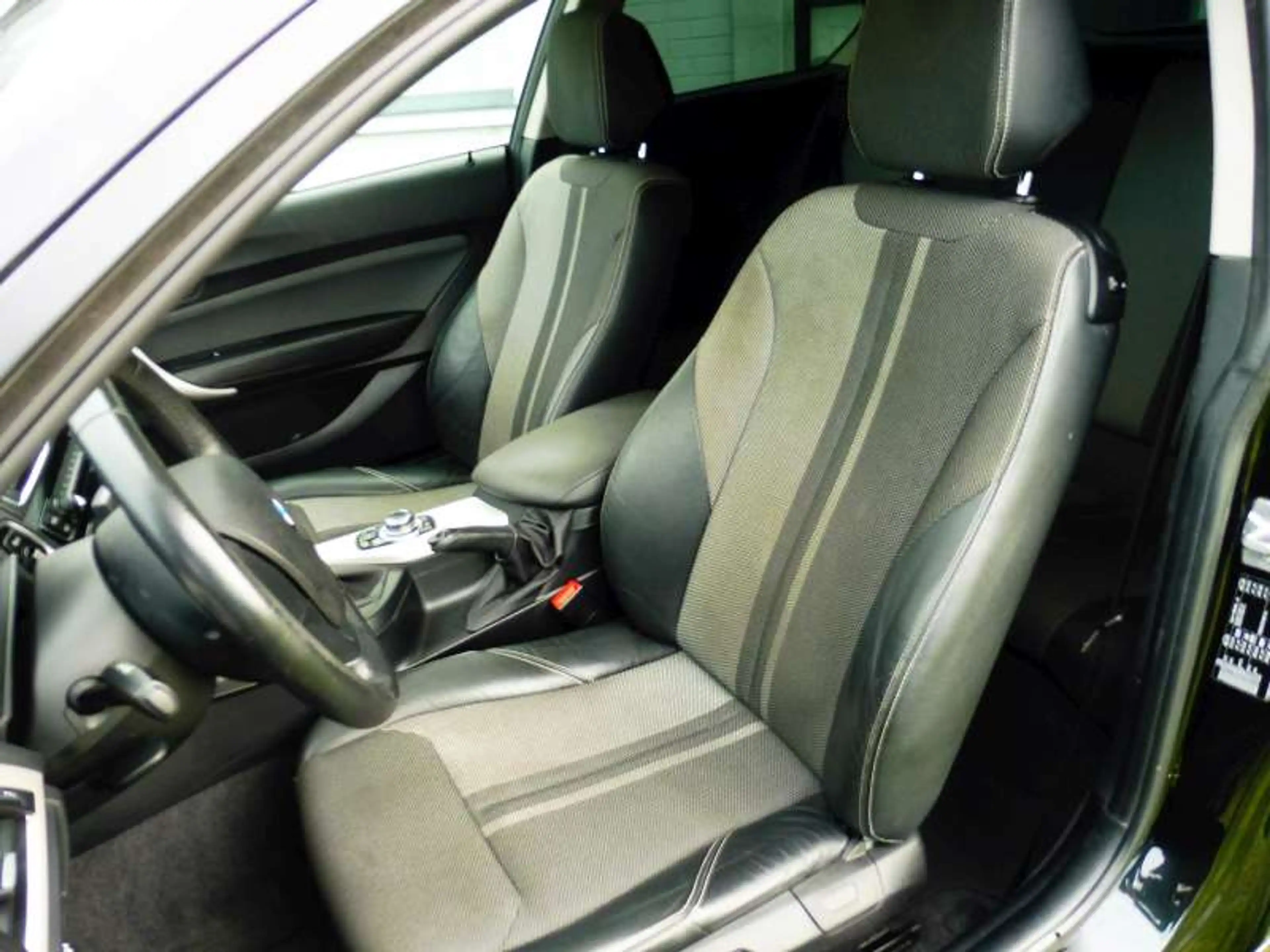 BMW 118 i SportHatch HalfLeder/Navi/Schuifdak/AutAirco/Bluetooth/MemorySeats/Parkeerhulp/19"M — photo 15