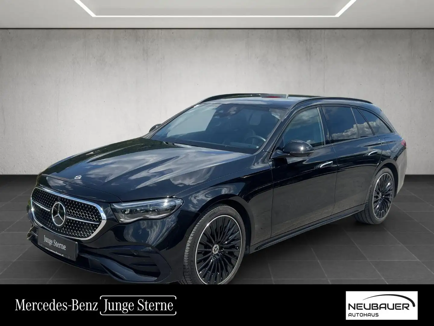 Mercedes-Benz E 300 de 4MATIC T-Modell AMG Line Schwarz - 1