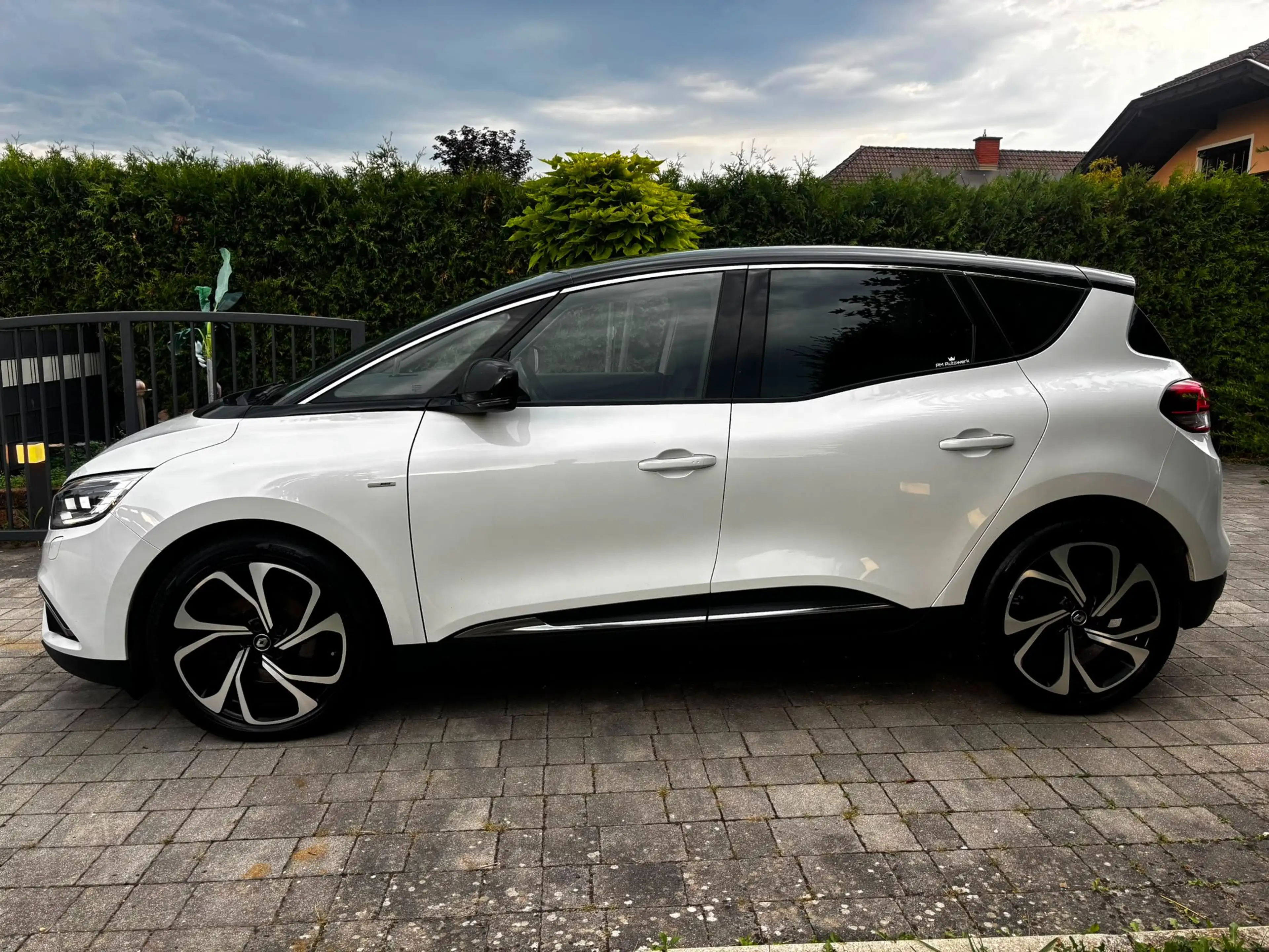 Renault Scenic 1.5 dCi BOSE Edition *AHK*HeadUp*Massage*LED* — photo 6