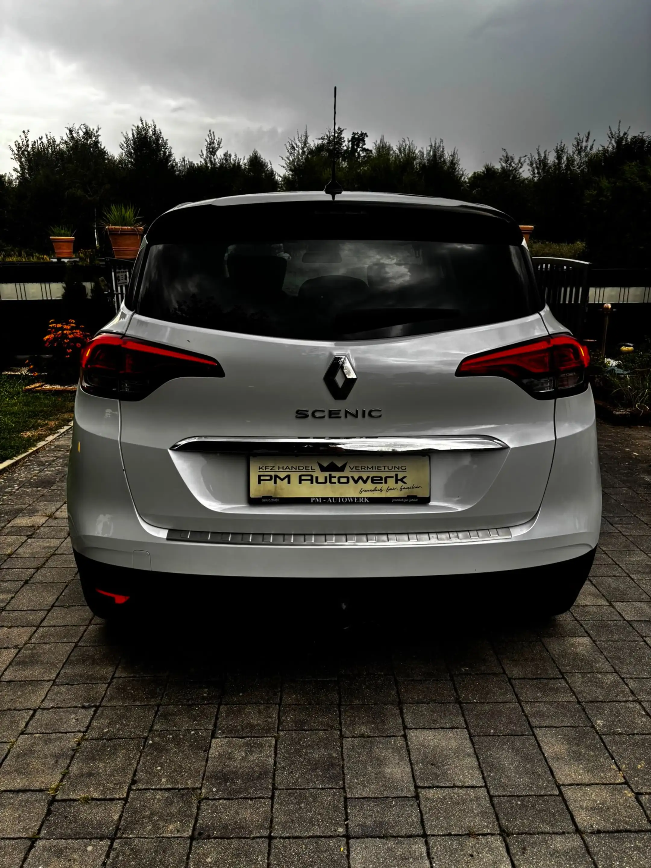 Renault Scenic 1.5 dCi BOSE Edition *AHK*HeadUp*Massage*LED* — photo 5