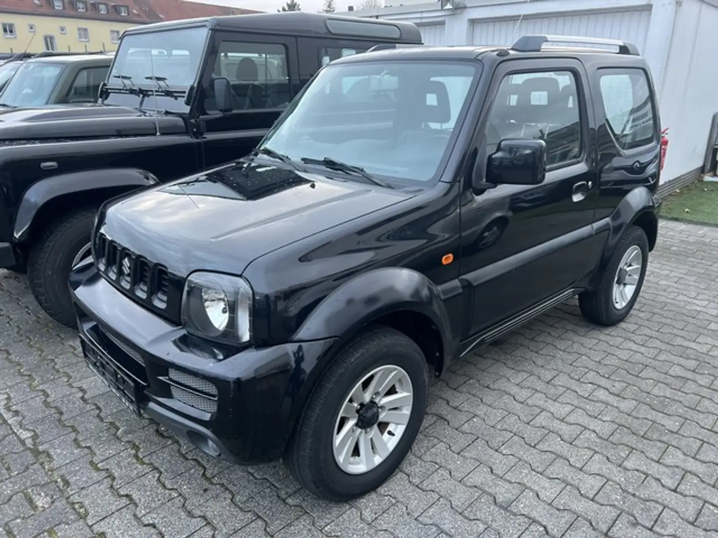 Suzuki Jimny Style Lim. 1.Hand*wenig km*Klima*Top Schwarz - 1