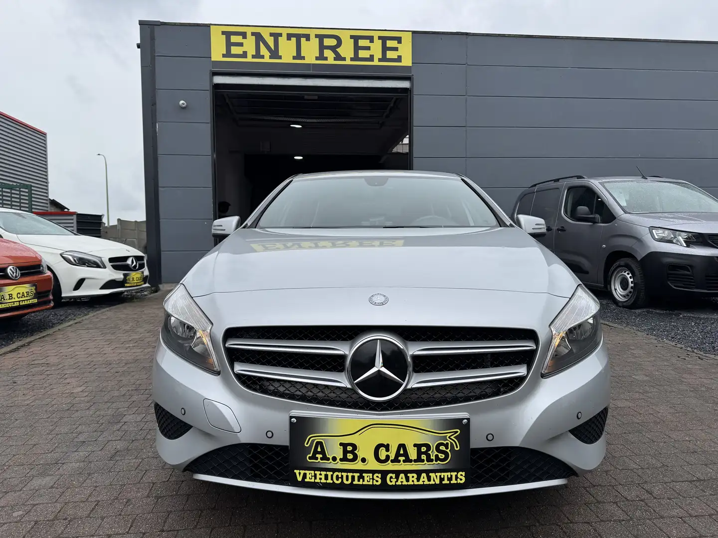 Mercedes-Benz A 180 BE Edition *GARANTIE 12MOIS*EURO6b* Gris - 2
