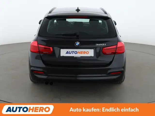 BMW 3 Series view 5