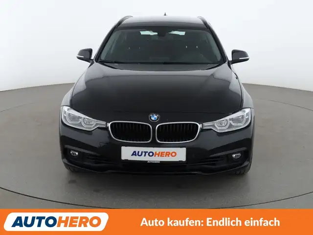 BMW 3 Series view 9