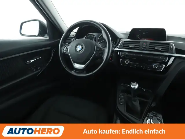 BMW 3 Series view 13
