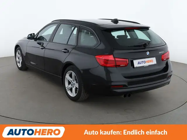 BMW 3 Series view 4