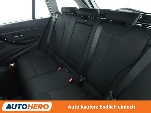 BMW 3 Series view 14