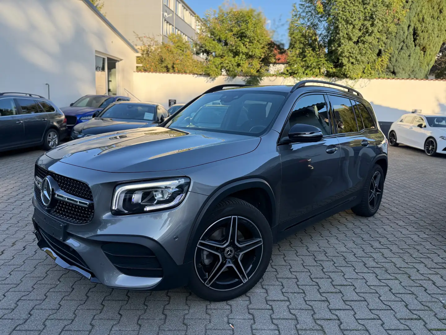 Mercedes-Benz GLB 200 AMG Line*Pano*Kamera*Totwinkel*Night-Paket*Sound Gris - 1