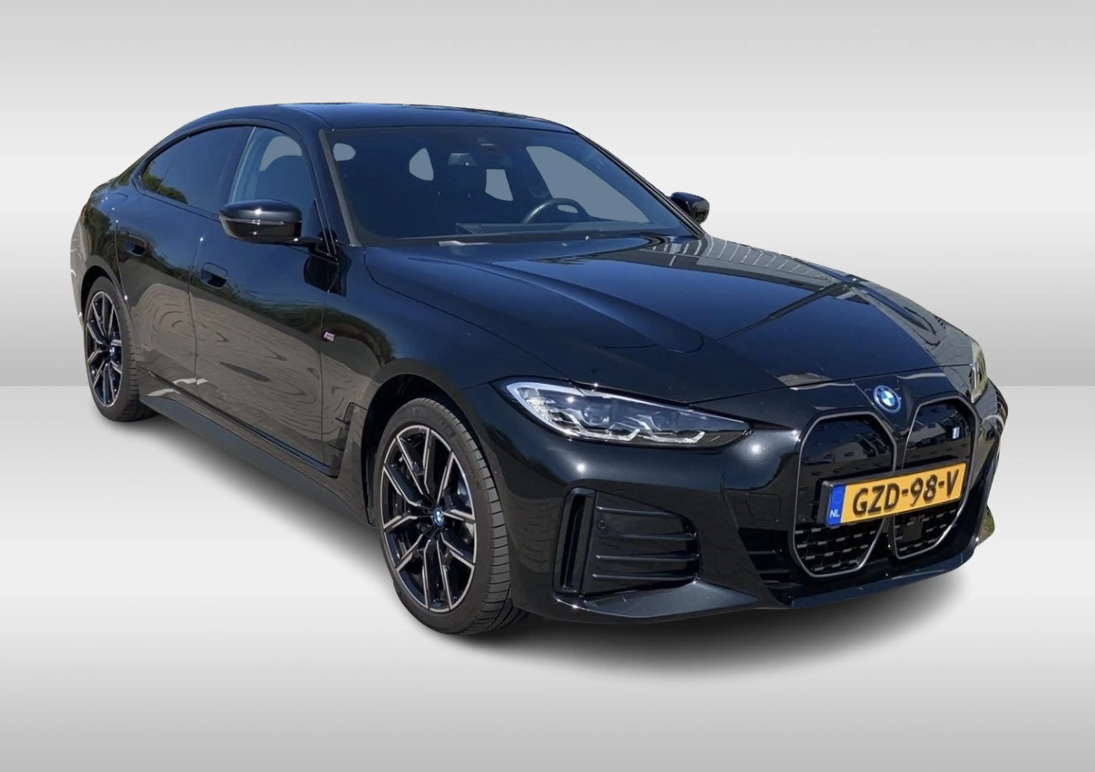 BMW i4 eDrive35 70 kWh M Sport / Camera / Leer&Alcantara — photo 3