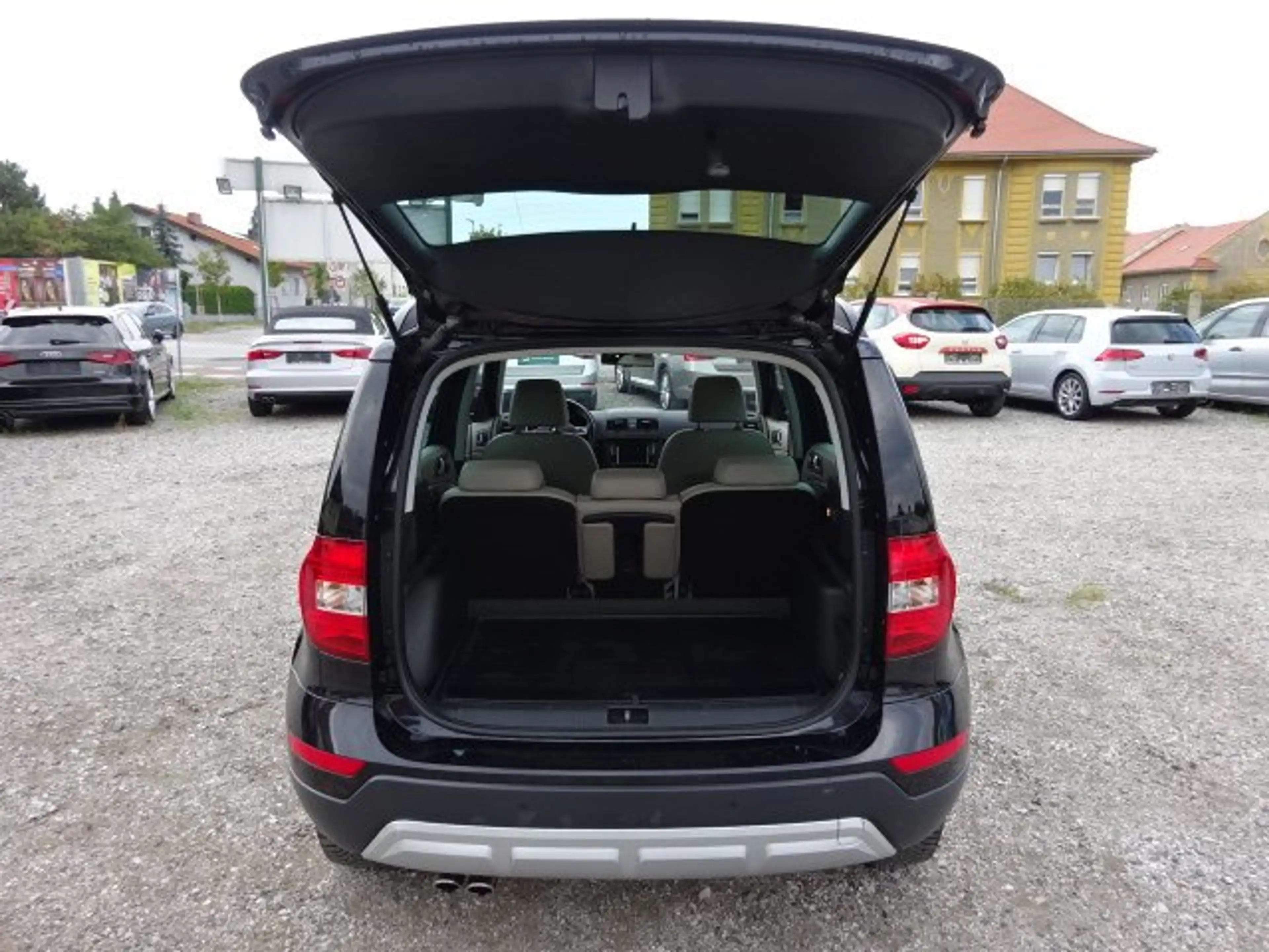 Skoda Yeti Style Outdoor 4x4 Automatik Pickerl 07.2027 Leder — photo 8