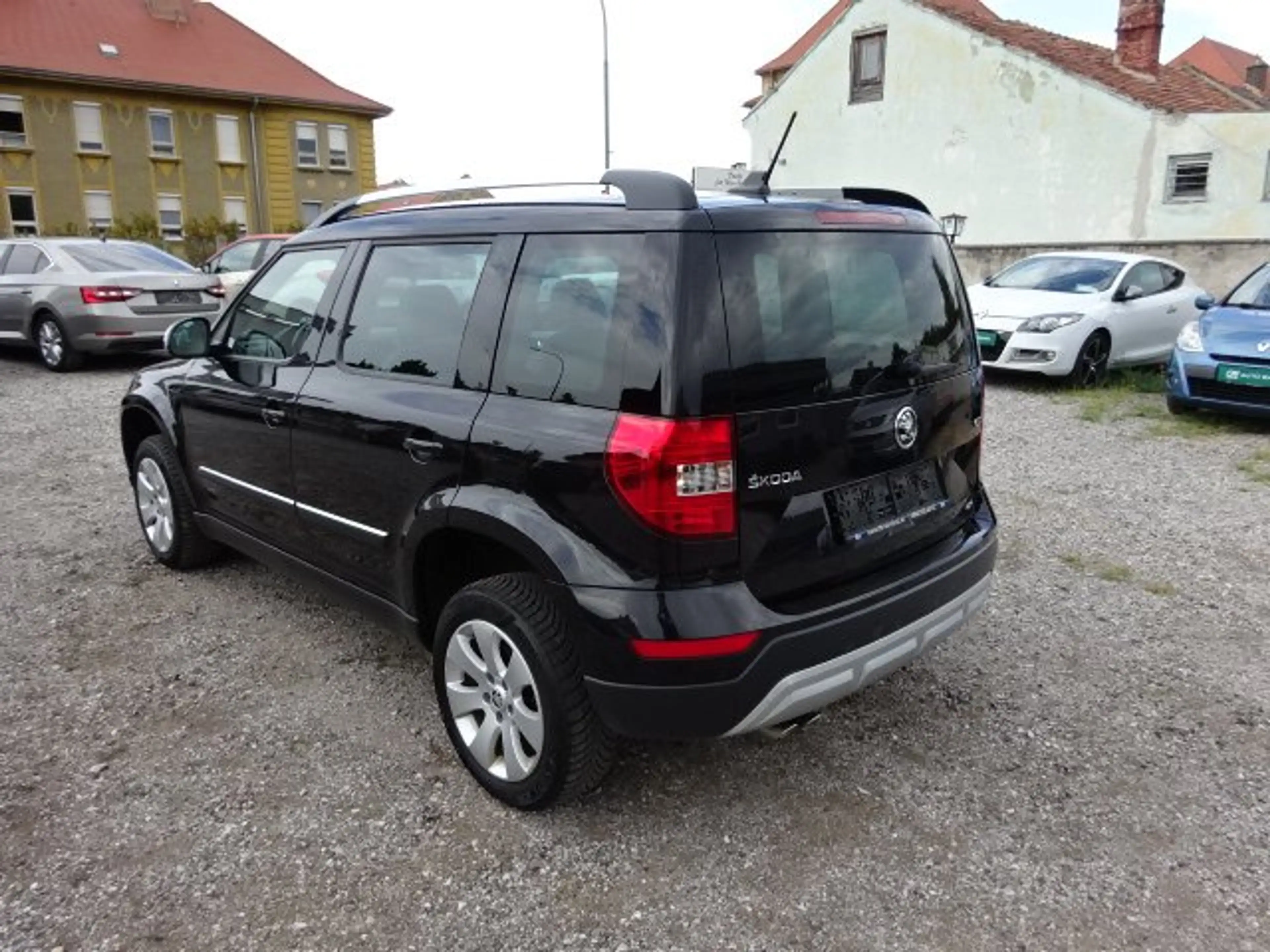 Skoda Yeti Style Outdoor 4x4 Automatik Pickerl 07.2027 Leder — photo 6