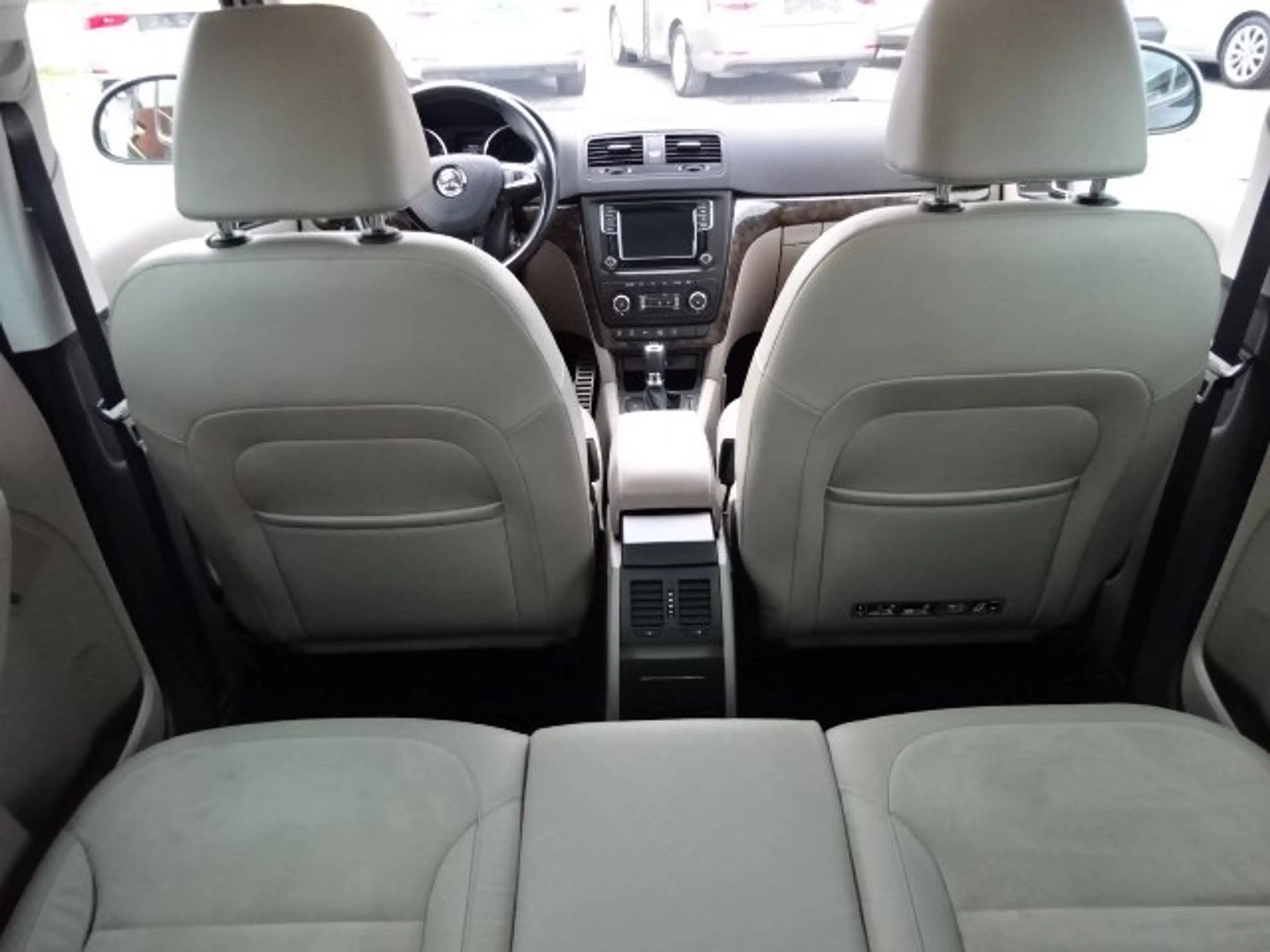 Skoda Yeti Style Outdoor 4x4 Automatik Pickerl 07.2027 Leder — photo 14