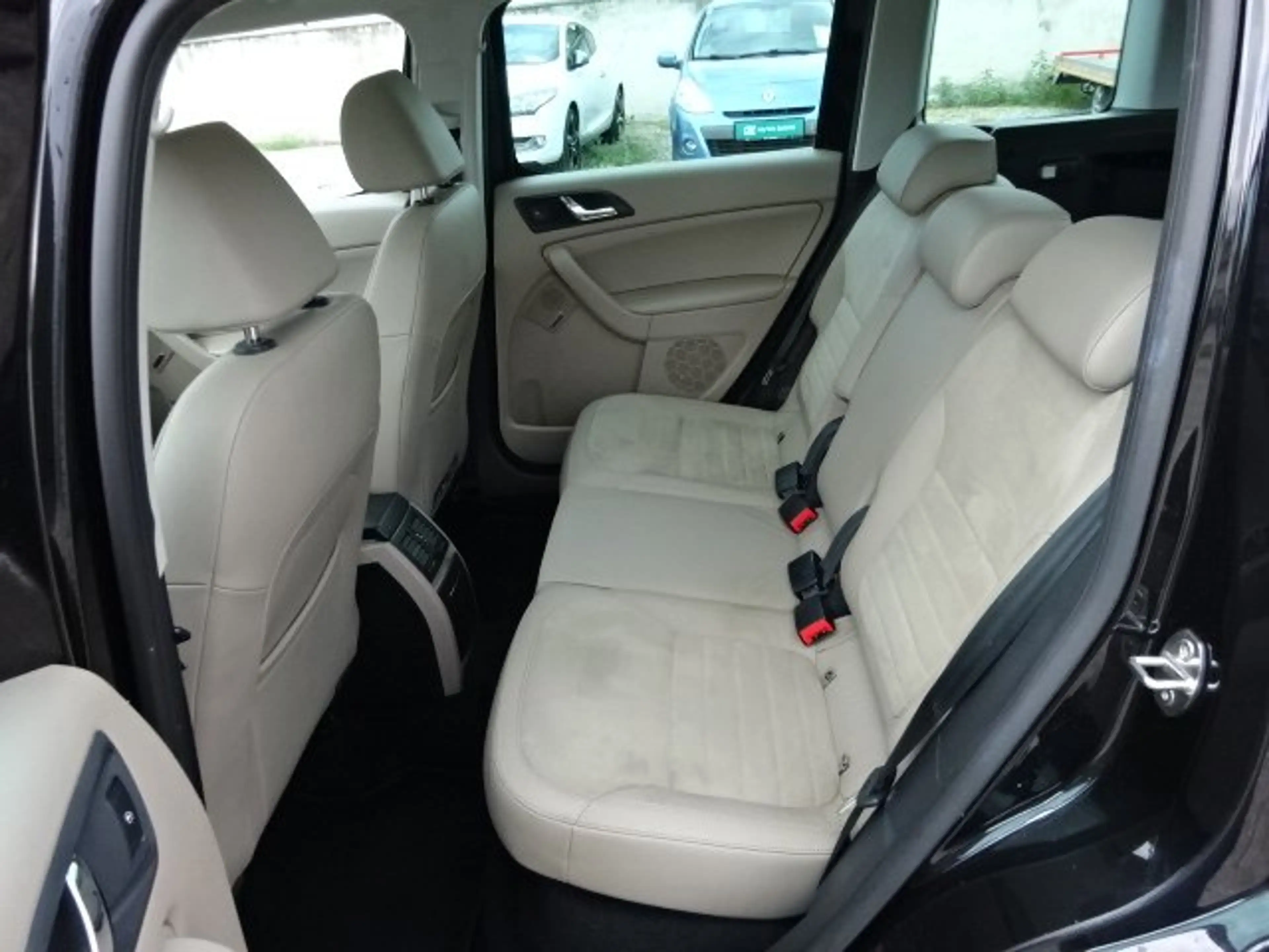 Skoda Yeti Style Outdoor 4x4 Automatik Pickerl 07.2027 Leder — photo 12