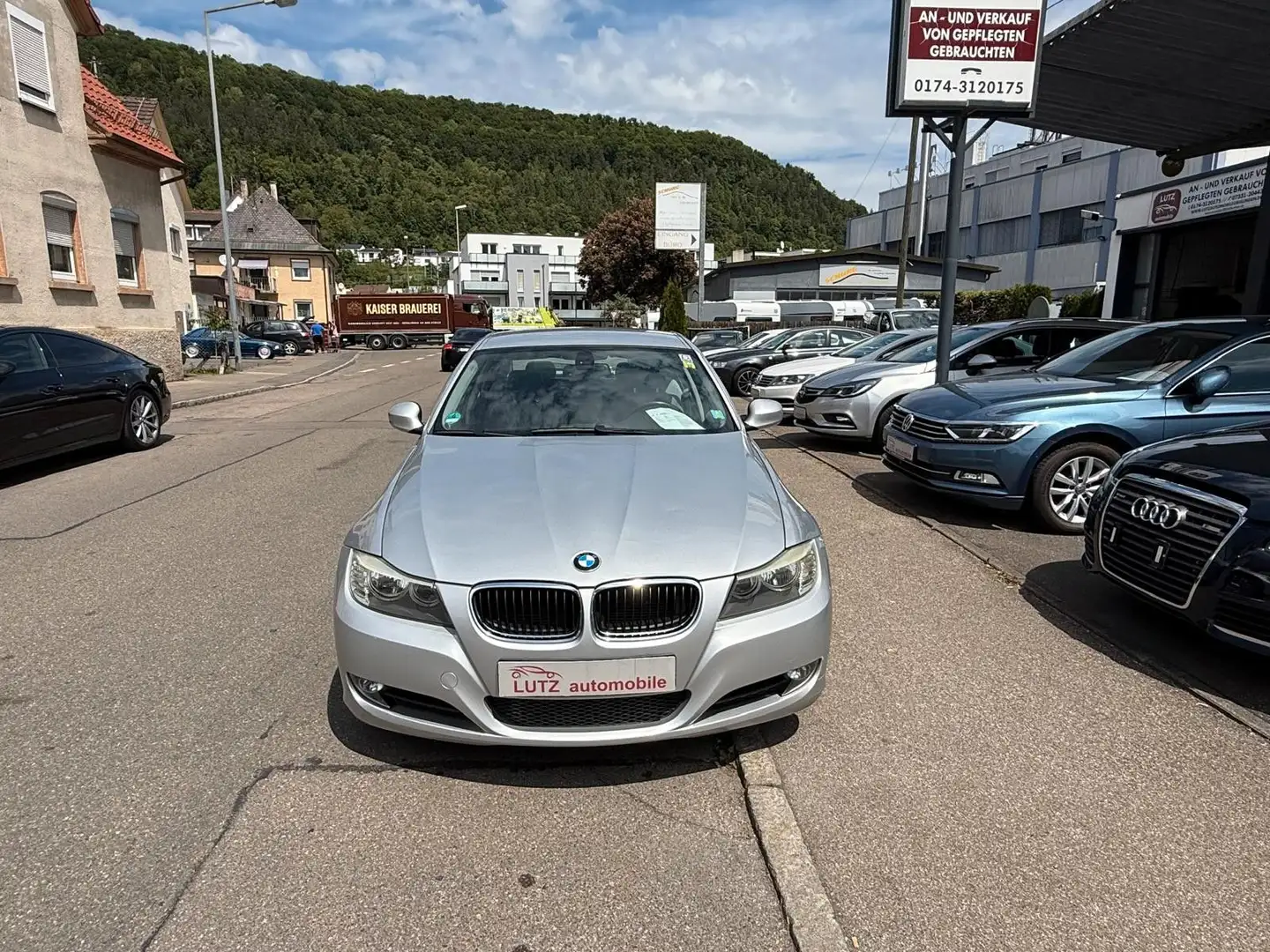 BMW 320 Baureihe 3 Lim. 320d-Limo Silber - 1