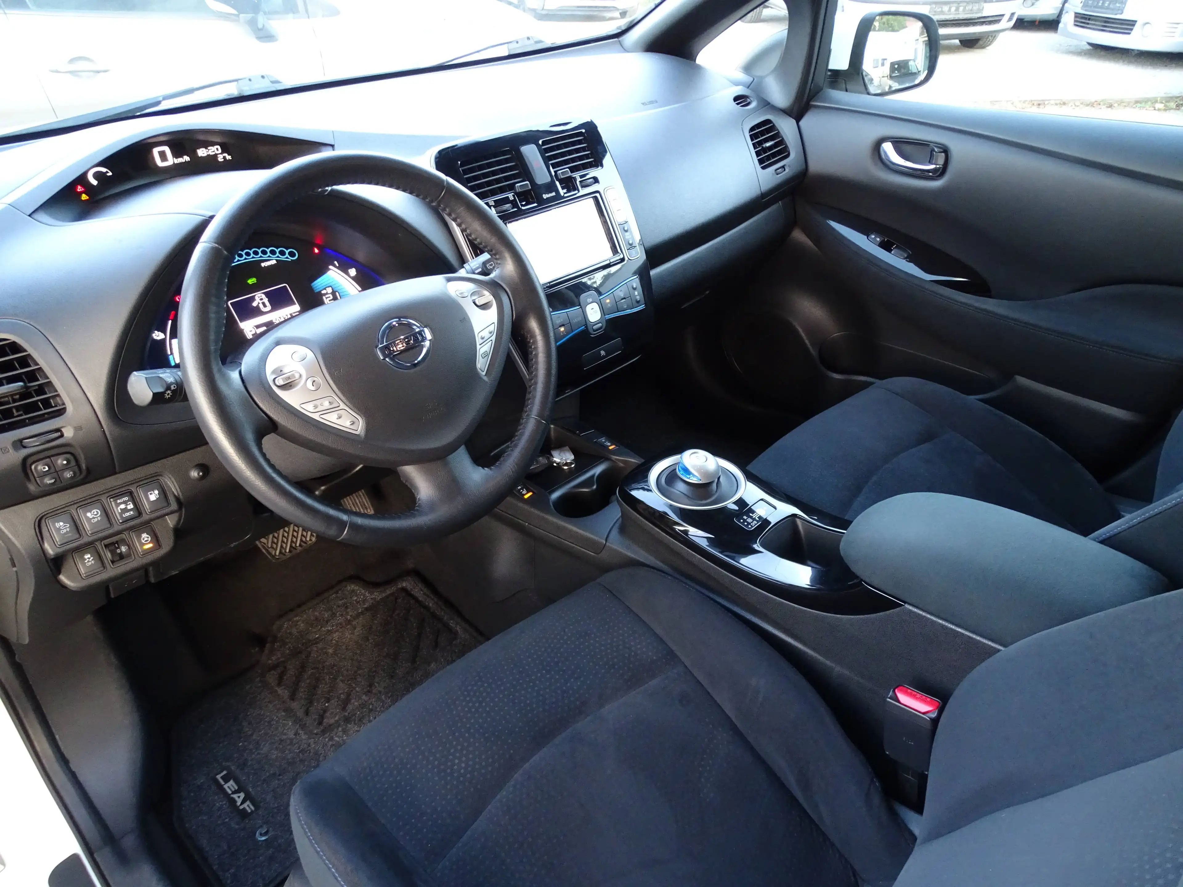 Nissan Leaf 30 kWh (inkl. Batterie) Acenta"KLIMAAUTOMATIK"KAMERA"NAVIGATION"TEMPOMAT"SITZHEIZUNG"TÜV-NEU! — photo 12