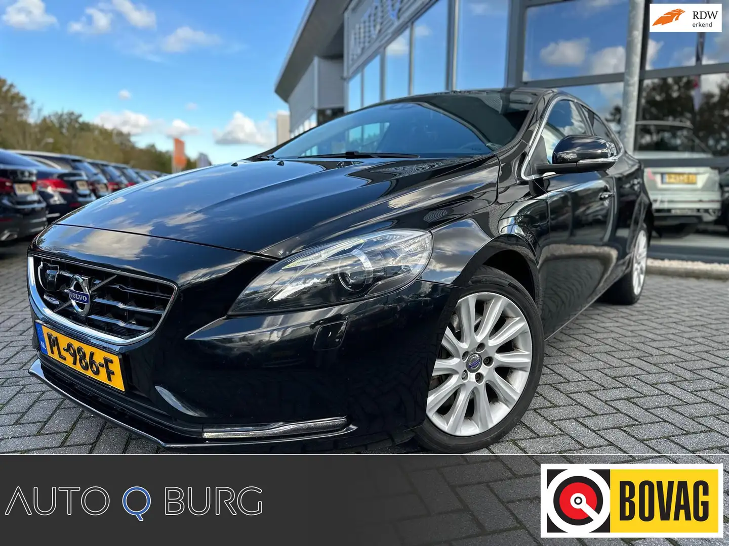 Volvo V40 Cross Country 2.0 D3 Summum | Automaat | Digitale cockpit | Blin Noir - 1