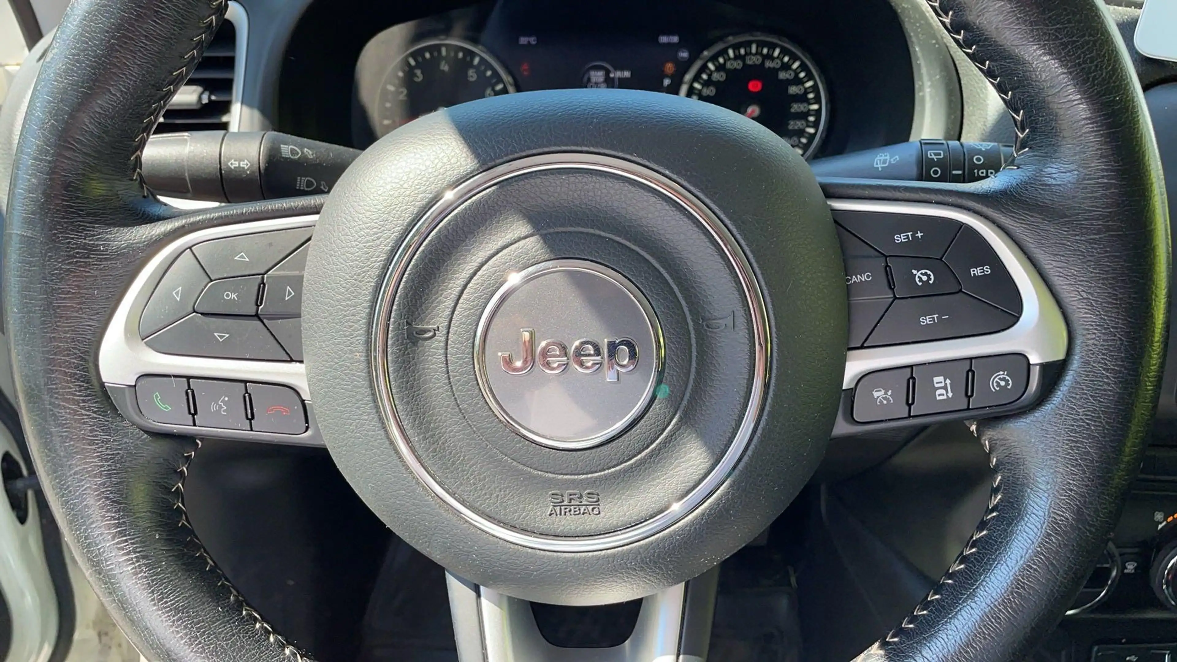 Jeep Renegade 1.4 MultiAir Limited — photo 14