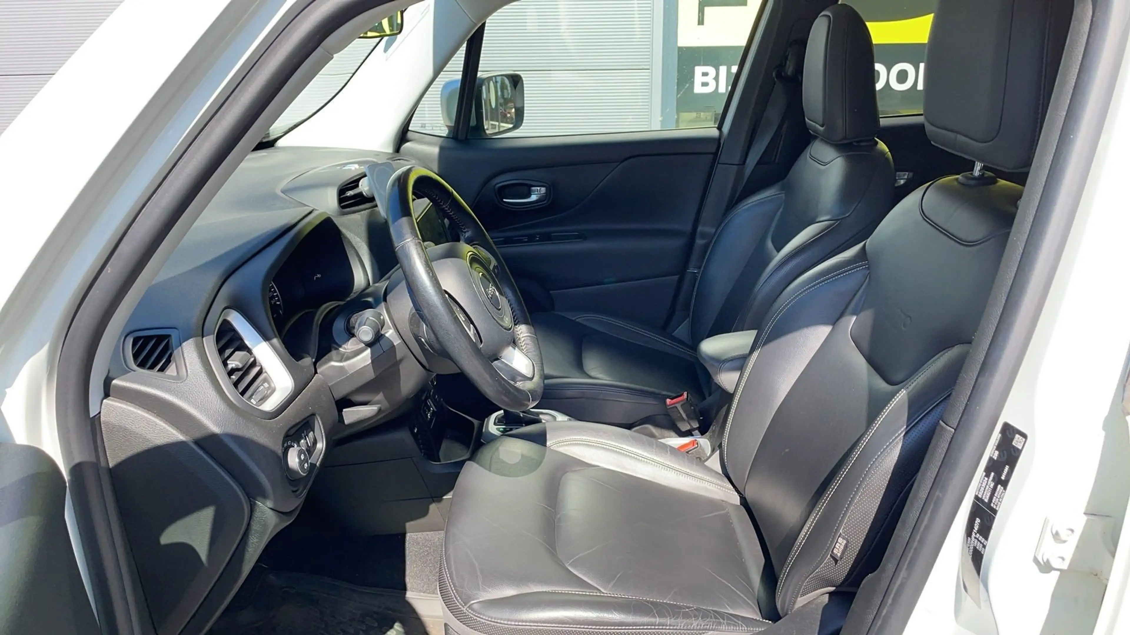 Jeep Renegade 1.4 MultiAir Limited — photo 7
