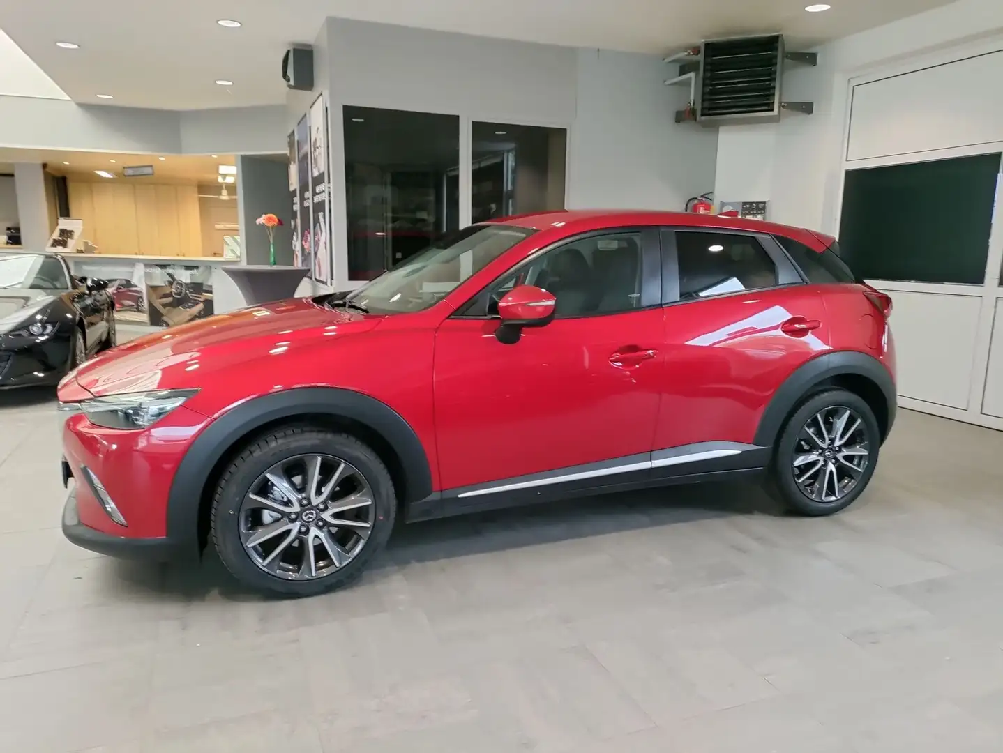 Mazda CX-3 2.0 SKYACTIV-G Pure Edition AUT Červená - 2