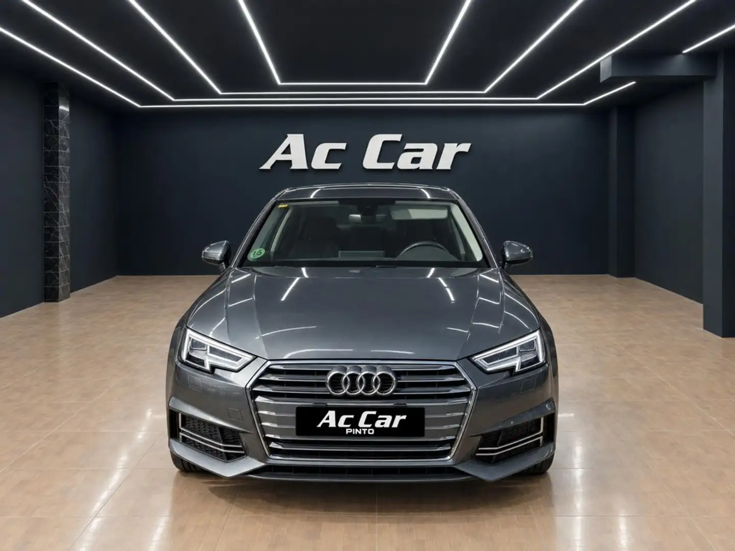 Audi A4 2.0 TDI 150 CV S line - 1