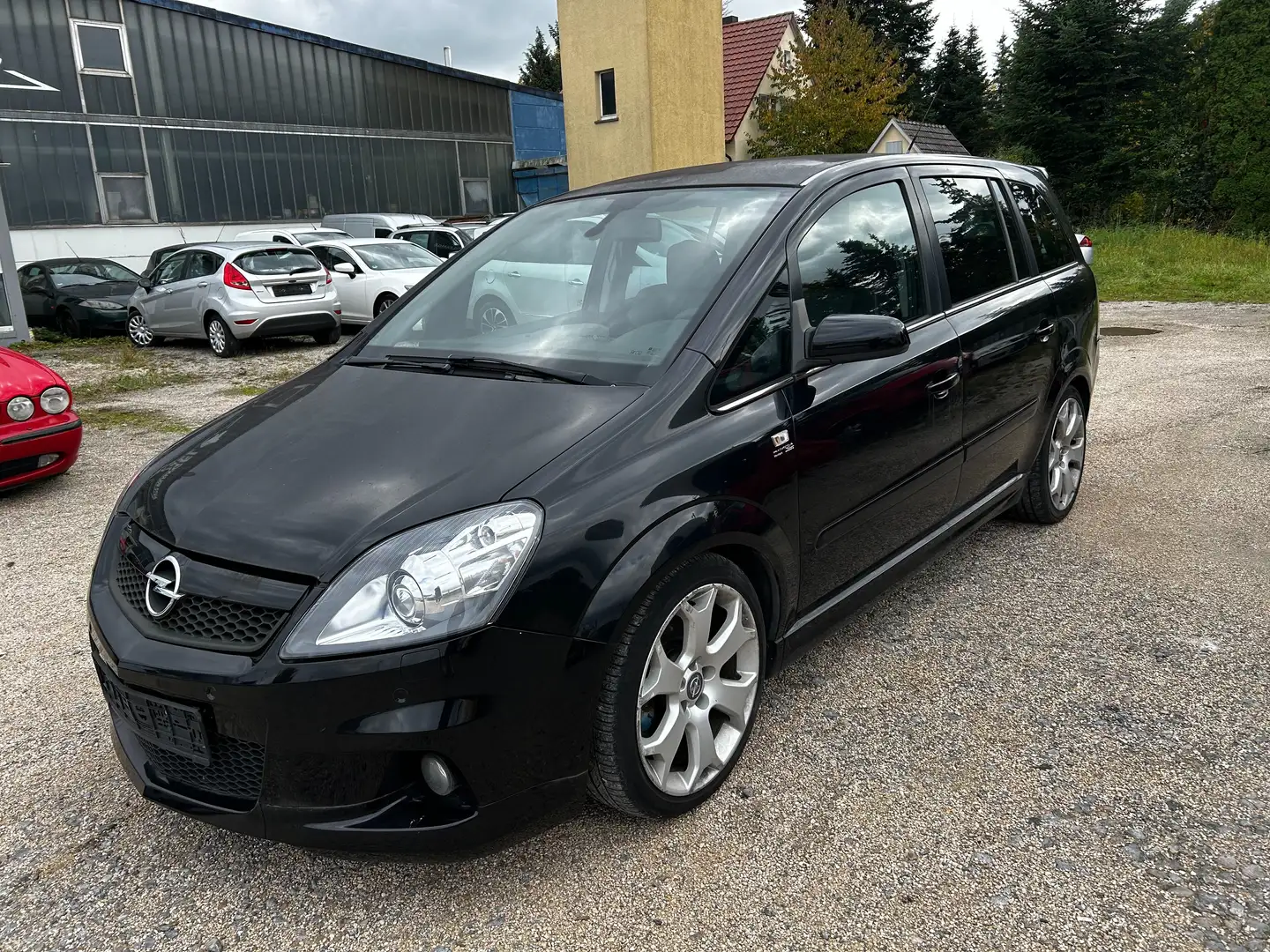 Opel Zafira OPC Schwarz - 2