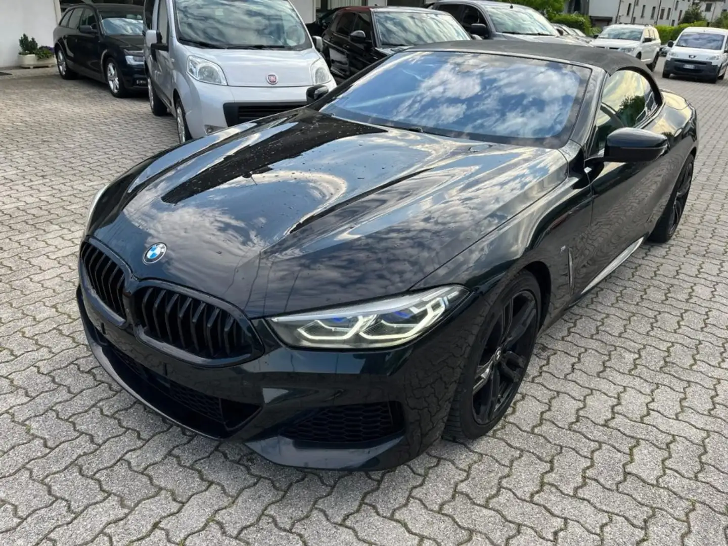 BMW 840 d xDrive Cabrio Msport Black edition Zwart - 1