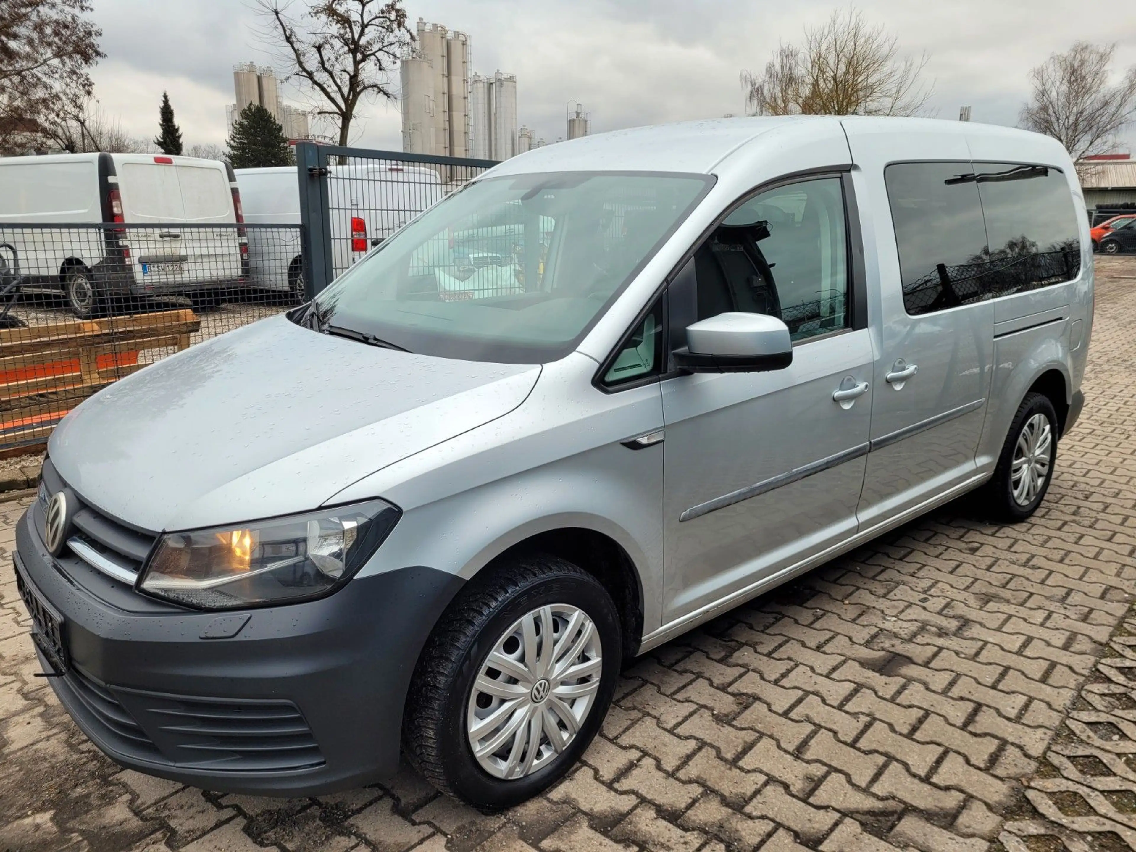 Volkswagen Caddy Caddy MaxRollstuhlrampe — photo 3
