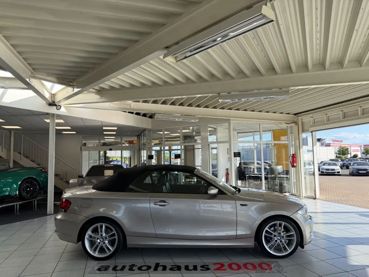 BMW 125 i Cabrio AUT./XENON/NAVI/PDC/BT/SHZ Silber - 2